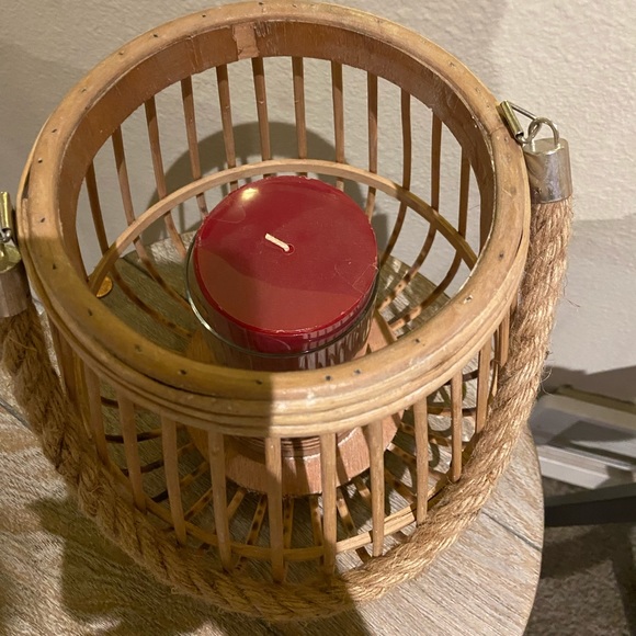 Lantern style Candle holder - Picture 2 of 7
